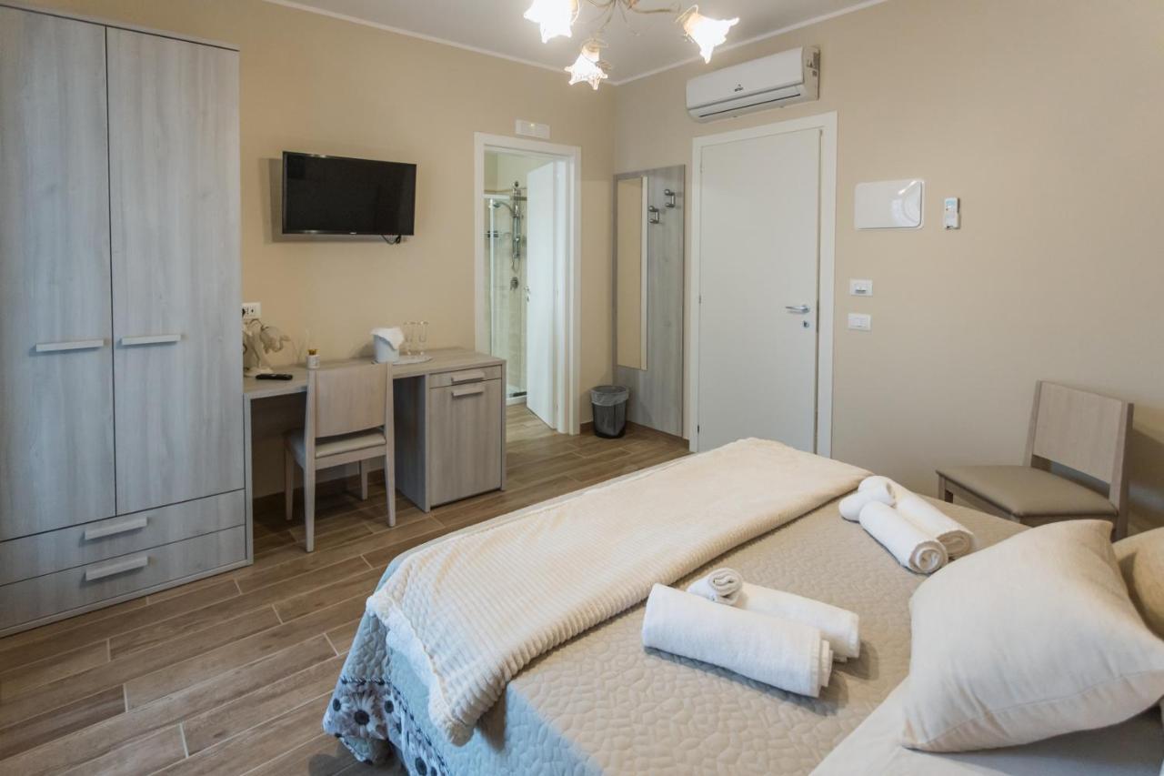 Oasi Perla Del Mare Rooms Aci Castello Buitenkant foto