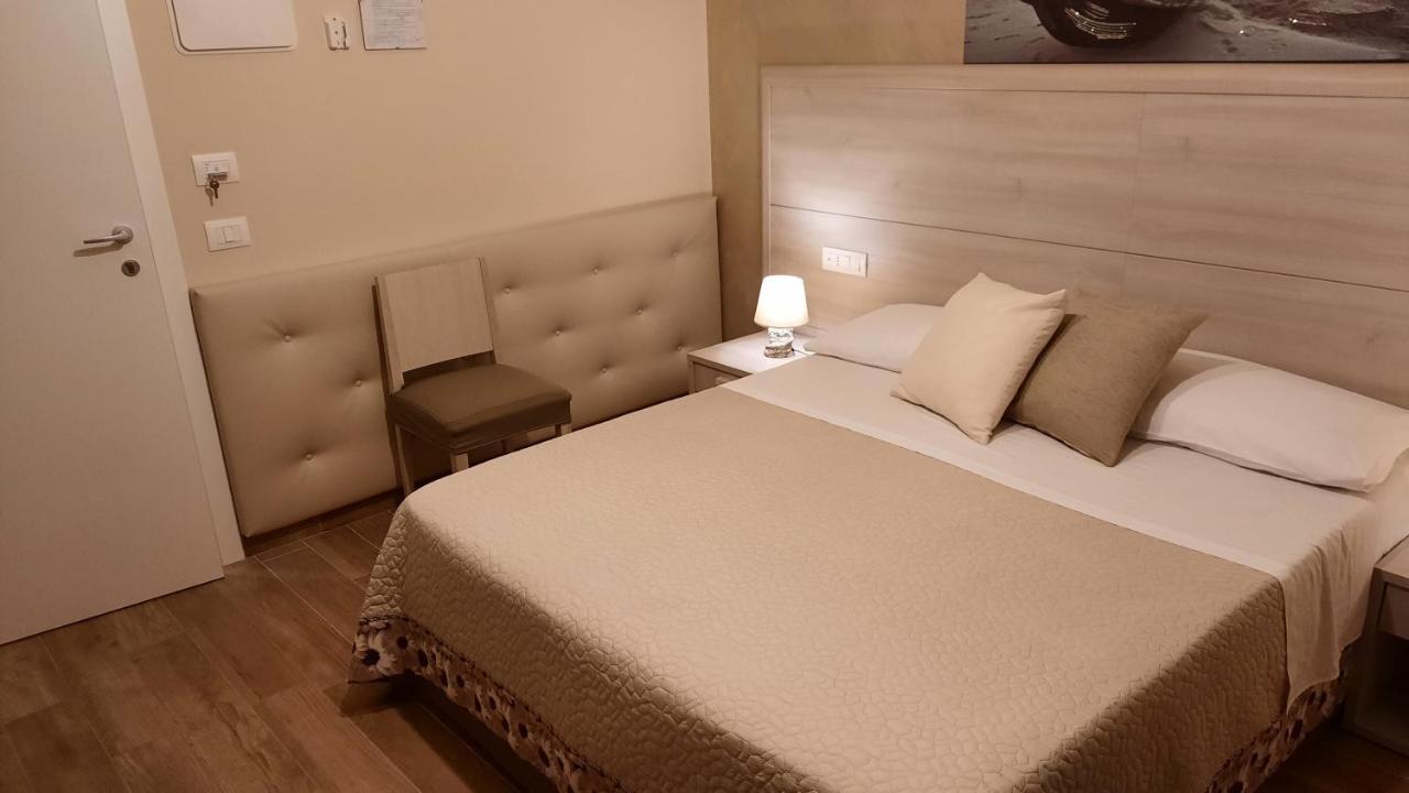 Oasi Perla Del Mare Rooms Aci Castello Buitenkant foto